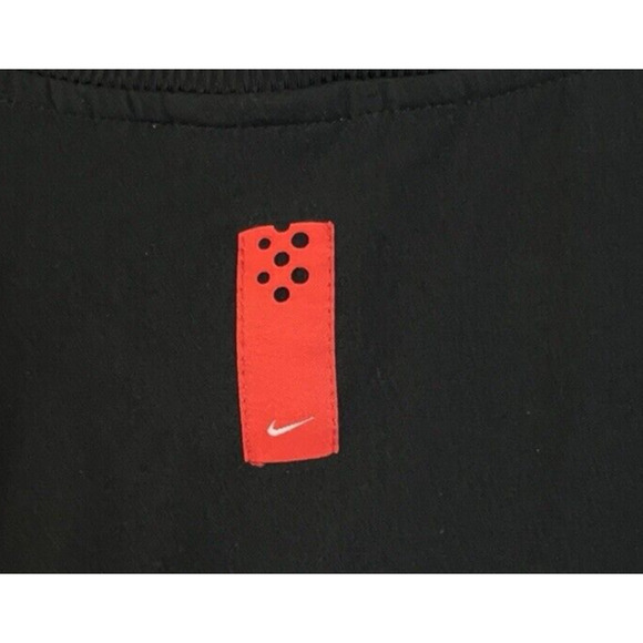 Nike Track Jacket Women XL Black Red Full Zip Activewear Runner Stretch Outdoors - Picture 9 of 10